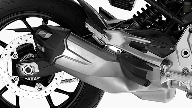 The short exhaust underlines the dynamism of the F 900 R.